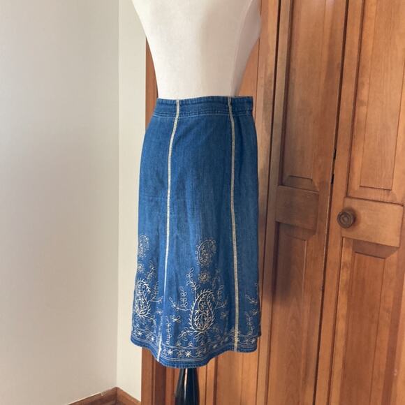Liz Claiborne Denim Embroidered A-line Skirt, Size 4 - Picture 3 of 8